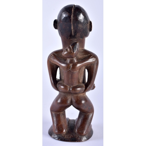 579 - A LOVELY AFRICAN TRIBAL CARVED WOOD FERTILITY FIGURE. 16cm high.