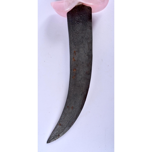 625 - A MIDDLE EASTERN CARVED ROSE QUARTZ HANDLED NIELLO DAGGER. 35 cm long.