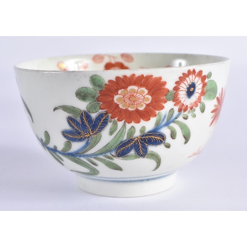 64 - AN 18TH CENTURY WORCESTER TEABOWL AND SAUCER painted with Kakiemon type floral sprays. 11.5 cm diame... 