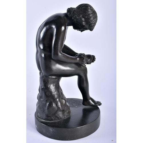 644 - A 19TH CENTURY ITALIAN BRONZE GRAND TOUR FIGURE OF A THORN PICKER. 21.5 cm high.