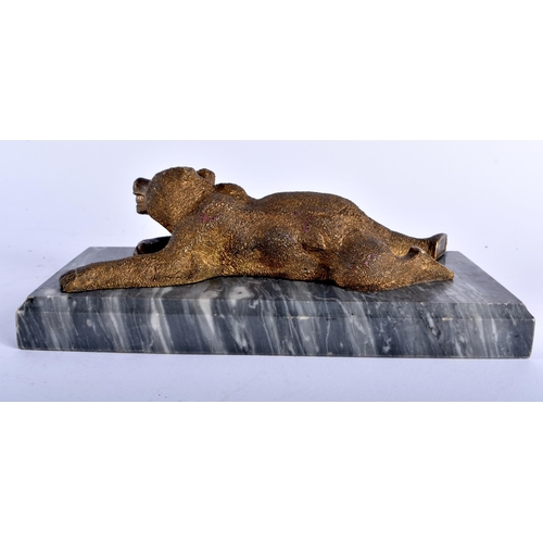 662 - AN ANTIQUE RUSSIAN BRONZE FIGURE OF A BEAR upon a marble base. 19 cm wide.