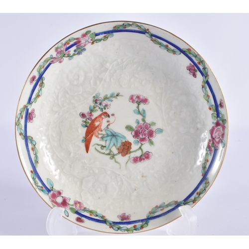 67 - A FINE 18TH CENTURY WORCESTER PORCELAIN TEABOWL AND SAUCER painted with a parrot amongst foliage, up... 