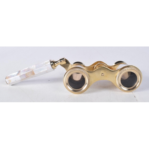 702 - A PAIR OF MOTHER OF PEARL OPERA GLASSES. 18 cm x 8 cm.