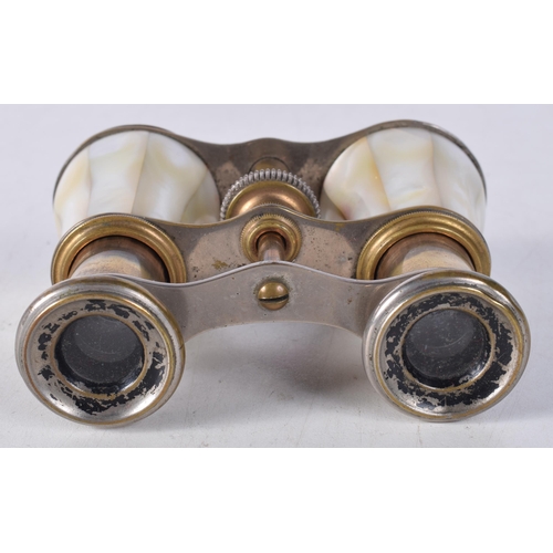 706 - A PAIR OF MOTHER OF PEARL OPERA GLASSES. 10 cm x 7 cm.