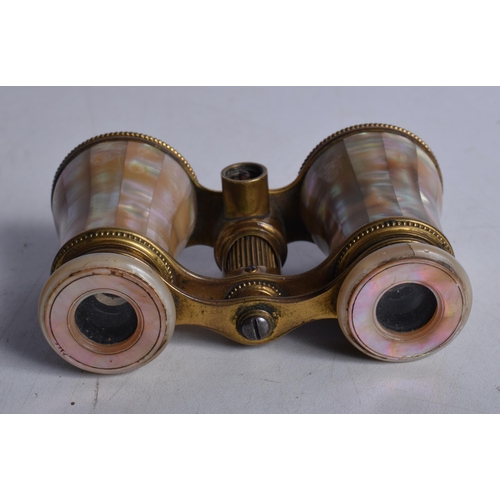 709 - A PAIR OF MOTHER OF PEARL OPERA GLASSES. 10 cm x 7 cm.