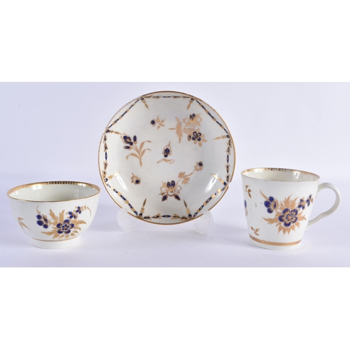 71 - AN 18TH CENTURY WORCESTER QUEEN CHARLOTTE TEABOWL with matching breakfast cup saucer & a Worcester t... 