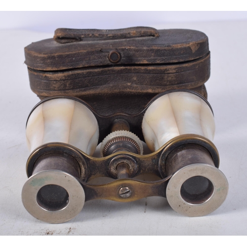 715 - A PAIR OF MOTHER OF PEARL OPERA GLASSES. 10 cm x 7 cm.