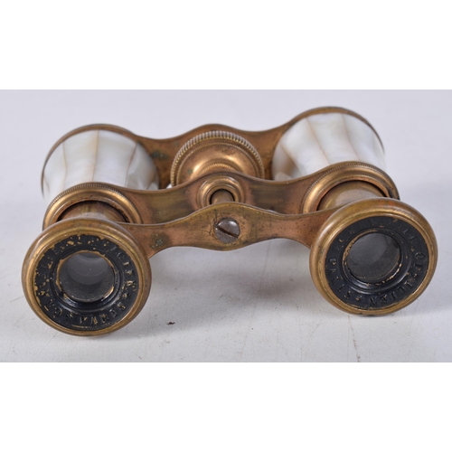 723 - A PAIR OF MOTHER OF PEARL OPERA GLASSES. 10 cm x 7 cm.