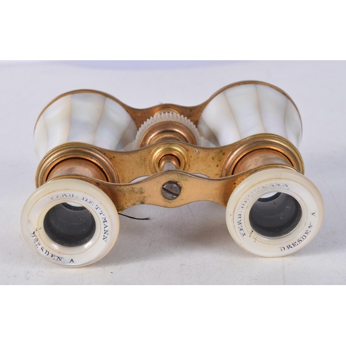 726 - A PAIR OF MOTHER OF PEARL OPERA GLASSES. 10 cm x 7 cm.