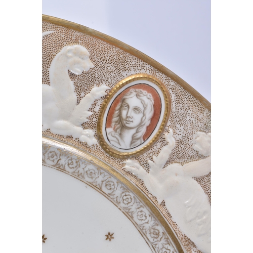 73 - A VERY RARE EARLY 19TH CENTURY CHAMBERLAINS WORCESTER CAMEO PLATE painted with portraits, within a b... 