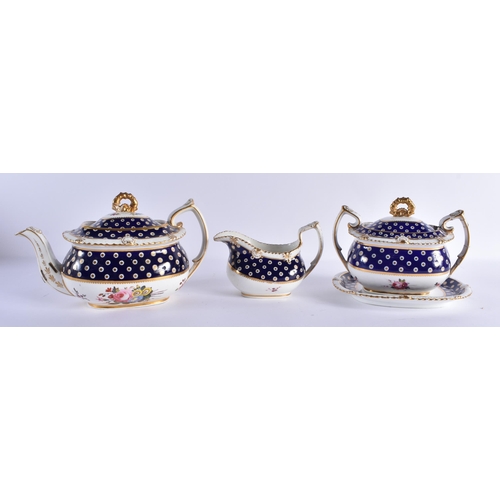 84 - AN EARLY 19TH CENTURY CHAMBERLAINS WORCESTER TEAPOT AND COVER together with matching sucrier, jug & ... 
