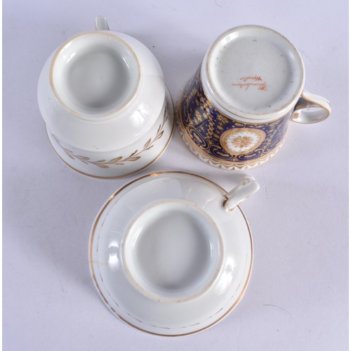 88 - ASSORTED EARLY 19TH CENTURY CHAMBERLAINS WORCESTER TEAWARES including an armorial cup. (qty)