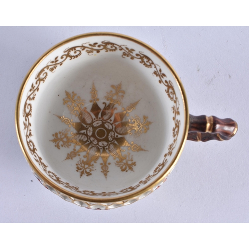 97 - A FINE AND VERY RARE EARLY 19TH CENTURY CHAMBERLAINS WORCESTER RETICULATED CUP AND SAUCER painted wi... 