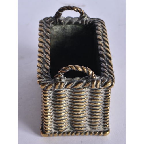 1029 - A NOVELY EDWARDIAN BRONZE FISHERMANS BASKET. 229 grams. 5.25cm x 7 cm.