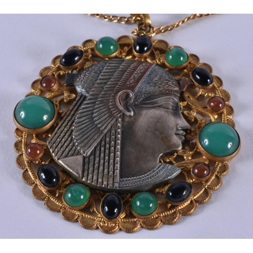 1075 - AN EGYPTIAN REVIVAL YELLOW METAL NECKLACE. 17.2 grams. 44 cm long, pendant 5 cm wide.