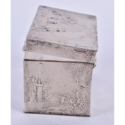 1100 - AN ANTIQUE DUTCH SILVER REPOUSSE BOX decorated with a battle scene. 212 grams. 8.75 cm x 6.5 cm.