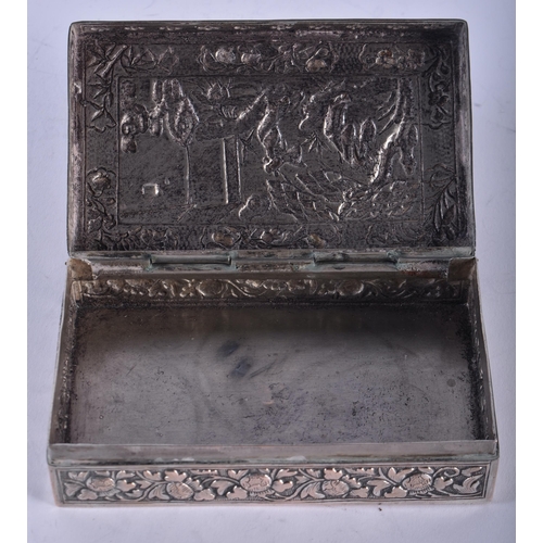 1119 - A 19TH CENTURY CHINESE EXPORT SILVER REPOUSSE BOX AND COVER decorated with figures and buildings. 19... 