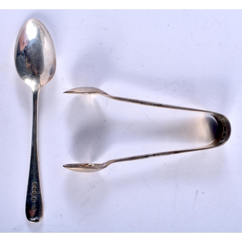 1126 - A CASED SET OF ANTIQUE SCOTTISH SILVER SPOONS & TONGS. Glasgow 1881. 231 grams. Largest 12.5 cm long... 