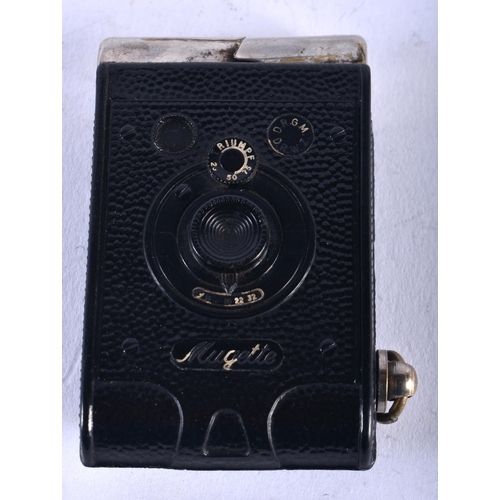 1158 - A VERY UNUSUAL NOVELTY CAMERA LIGHTER. 6 cm x 4 cm.