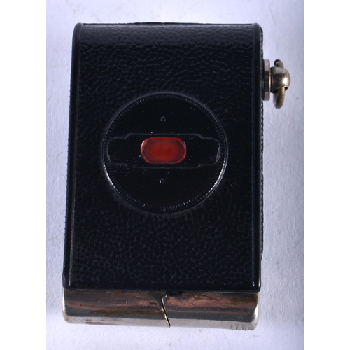 1158 - A VERY UNUSUAL NOVELTY CAMERA LIGHTER. 6 cm x 4 cm.