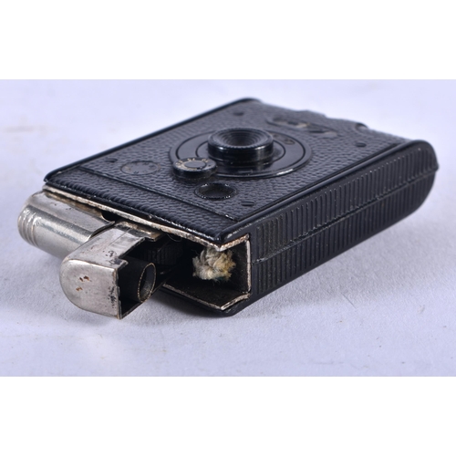 1158 - A VERY UNUSUAL NOVELTY CAMERA LIGHTER. 6 cm x 4 cm.