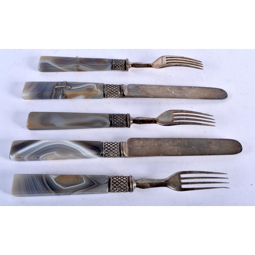 1163 - ASSORTED EARLY VICTORIAN AGATE HANDLED CUTLERY. 292 grams. 22cm long. (5)