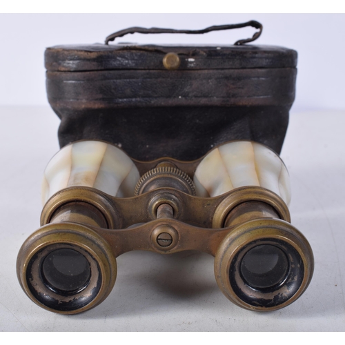 1178 - A PAIR OF MOTHER OF PEARL OPERA GLASSES. 10 cm x 7 cm.