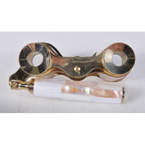 1200 - A PAIR OF MOTHER OF PEARL OPERA GLASSES. 18 cm x 8 cm.