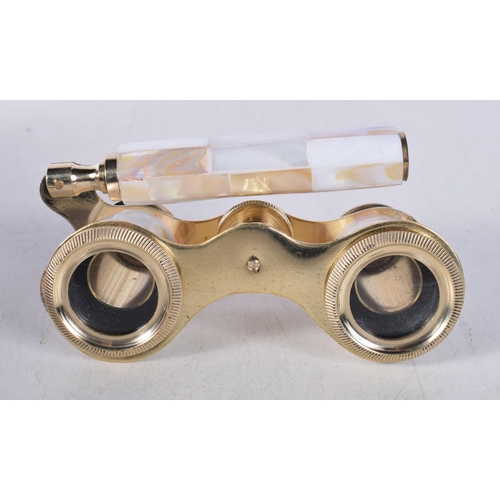 1200 - A PAIR OF MOTHER OF PEARL OPERA GLASSES. 18 cm x 8 cm.