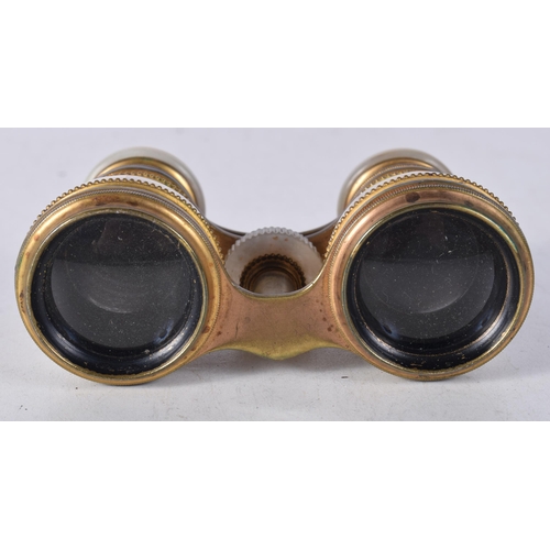 1210 - A PAIR OF MOTHER OF PEARL OPERA GLASSES. 10 cm x 7 cm.