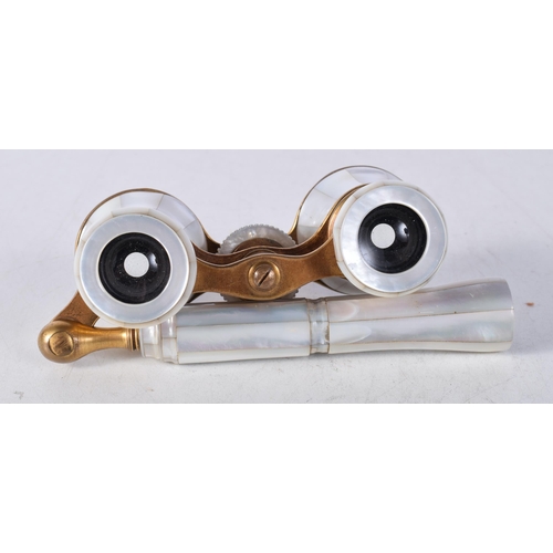 1213 - A PAIR OF MOTHER OF PEARL OPERA GLASSES. 18 cm x 8 cm.