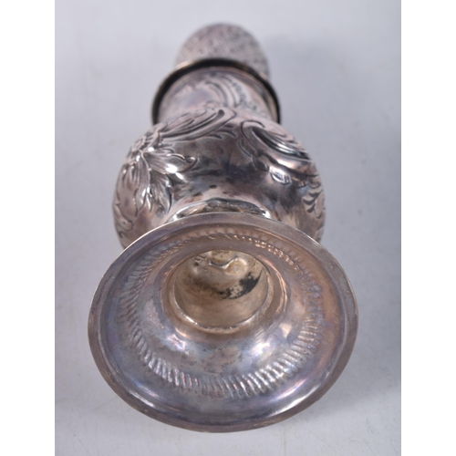 1231 - A GEORGE III SILVER PEPPER POT. London 1783. 78.8 grams. 14 cm x 5 cm.