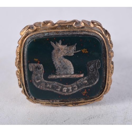 1234 - AN EARLY 19TH CENTURY ENGLISH GOLD AND AGATE WATCH FOB SEAL. 19.2 grams. 4 cm x 2.5 cm.