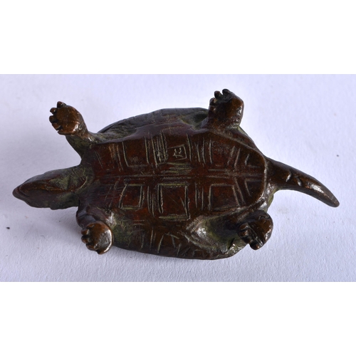 1297 - A Japanese Bronze Turtle. 5.8cm x 3cm x 2cm, weight 60g