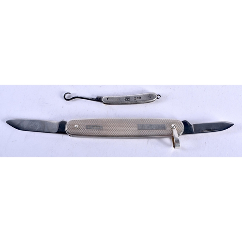 1323 - A Silver Bladed Folding Double Pen Knife and a Silver Folding Lace Hook. Hallmarked Sheffield 1997. ... 