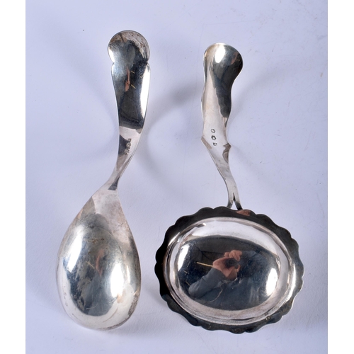 1355 - A PAIR OF ANTIQUE SILVER SPOONS. 81 grams. 18.5 cm long. (2)