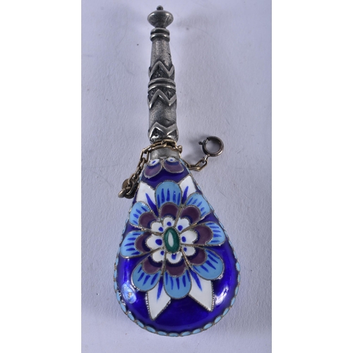 1371 - AN ANTIQUE RUSSIAN SILVER AND ENAMEL SCENT BOTTLE. 28 grams. 8.5 cm x 2.75 cm.