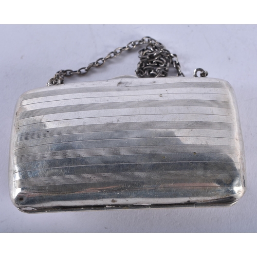 1379 - A SILVER DOG PURSE. 51 grams. Birmingham. 5.25cm x 8 cm.