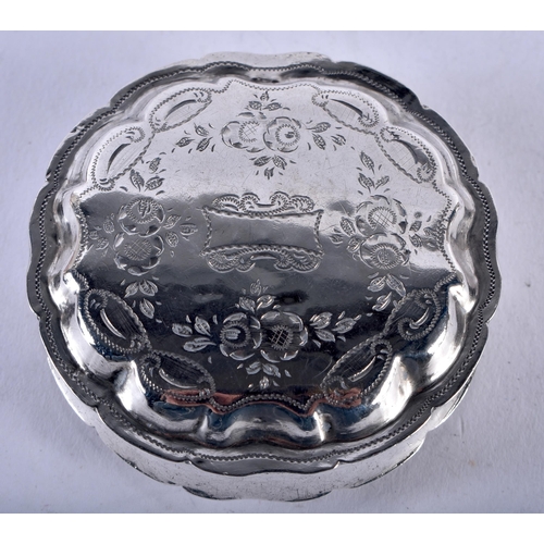 1397 - AN ANTIQUE DUTCH SILVER BOX. 29.3 grams.