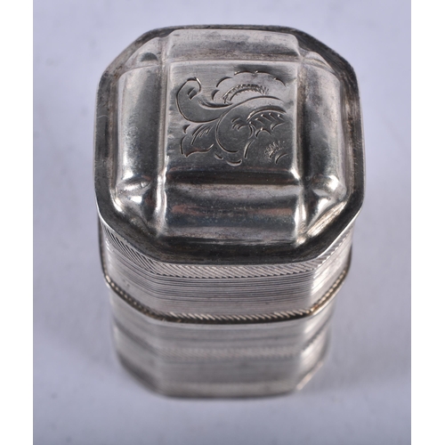 1401 - AN ANTIQUE SILVER BOX. 20.6 grams. 5 cm x 3 cm.