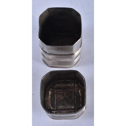 1401 - AN ANTIQUE SILVER BOX. 20.6 grams. 5 cm x 3 cm.