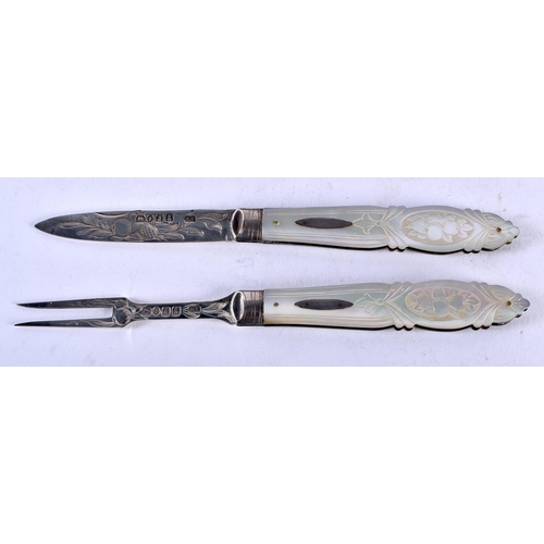 1414 - A Rare Victorian Silver Cased Folding Fruit Knife and Fork set with Engraved Blade and Tine, with Mo... 