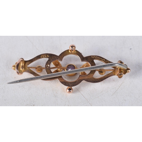 1469 - A 9CT GOLD BAR BROOCH. 2.1 grams. 1.75 cm x 4 cm.