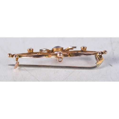 1469 - A 9CT GOLD BAR BROOCH. 2.1 grams. 1.75 cm x 4 cm.