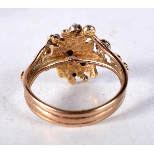 1473 - A YELLOW METAL AND DIAMOND RING. 5.1 grams. K.