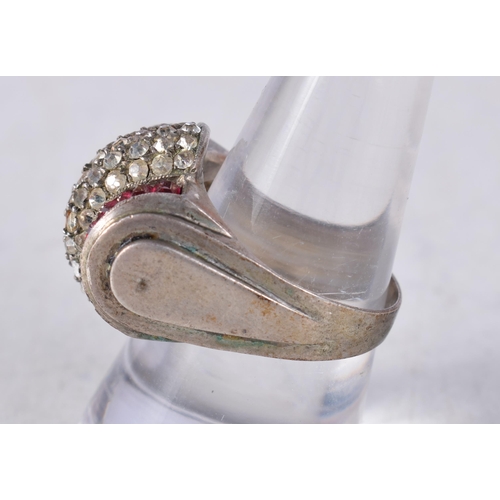 1477 - AN ART DECO SILVER RING. O. 9.7 grams.