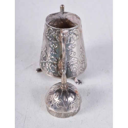 1483 - AN ANTIQUE CONTINENTAL SILVER CUP AND COVER. 28 grams. 5.75 cm x 5 cm.