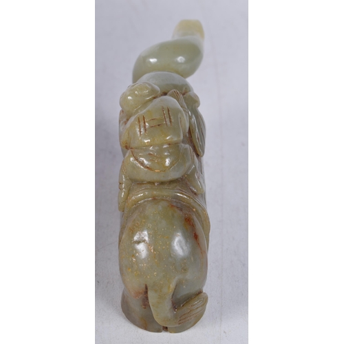 1523 - A Jade Carving of a Boy Riding an Elephant. 5.3cm x 9.2cm x 2.5cm, weight 172.8g