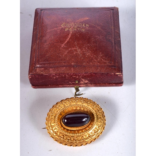 1637 - AN ANTIQUE YELLOW METAL BROOCH. 19.3 grams. 3.75 cm x 4.5 cm.