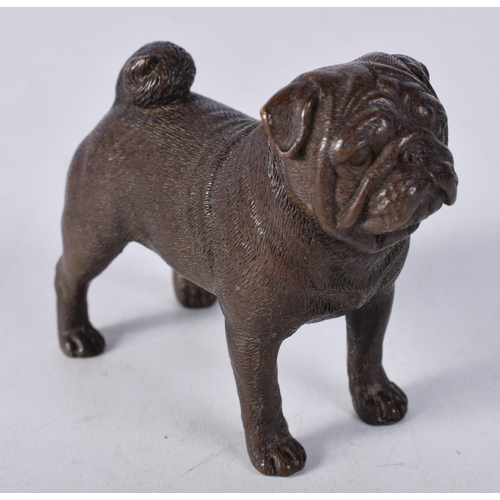 1646 - A JAPANESE BRONZE DOG. 369 grams. 8 cm x 6 cm.